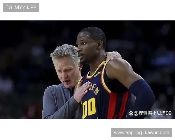 勇士替补群太给力了，主帅笑着鼓掌，勇士队引援